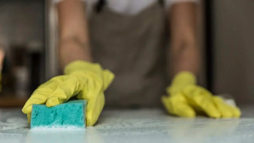 how to clean quartz countertops