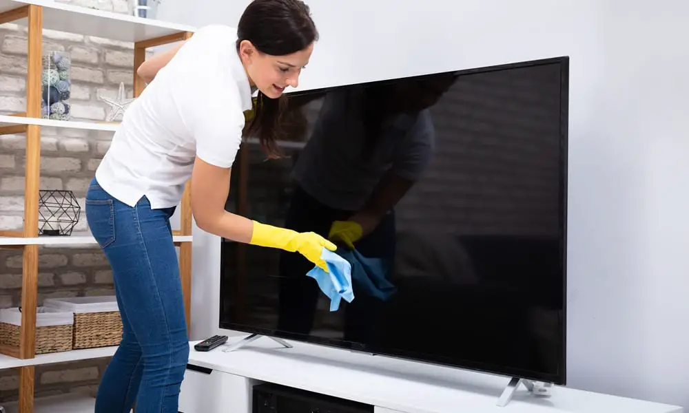 how to clean a flat screen tv